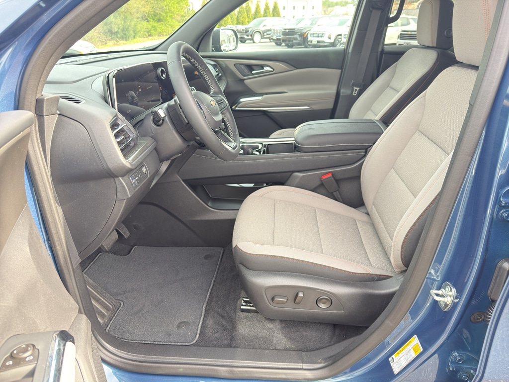 2026 Chevrolet Traverse LT - Photo 8
