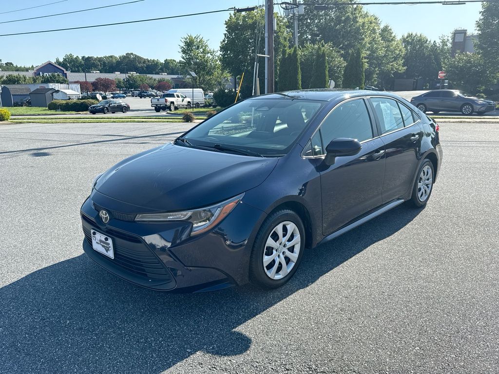 2024 Toyota Corolla LE photo 3