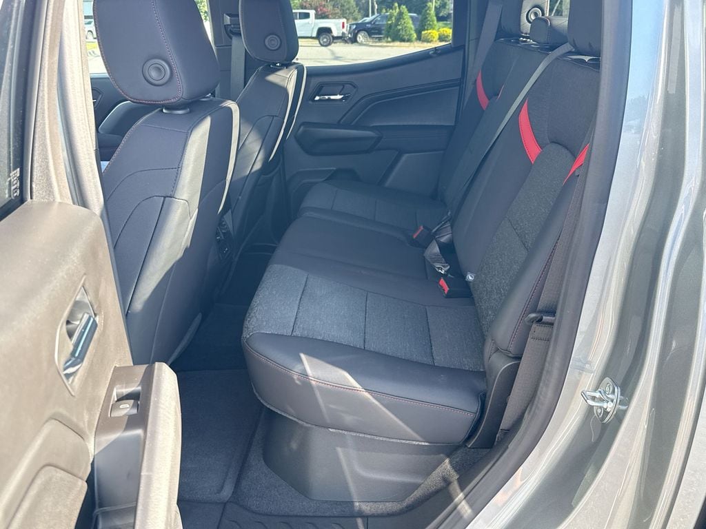 2026 Chevrolet Colorado Z71 - Photo 8