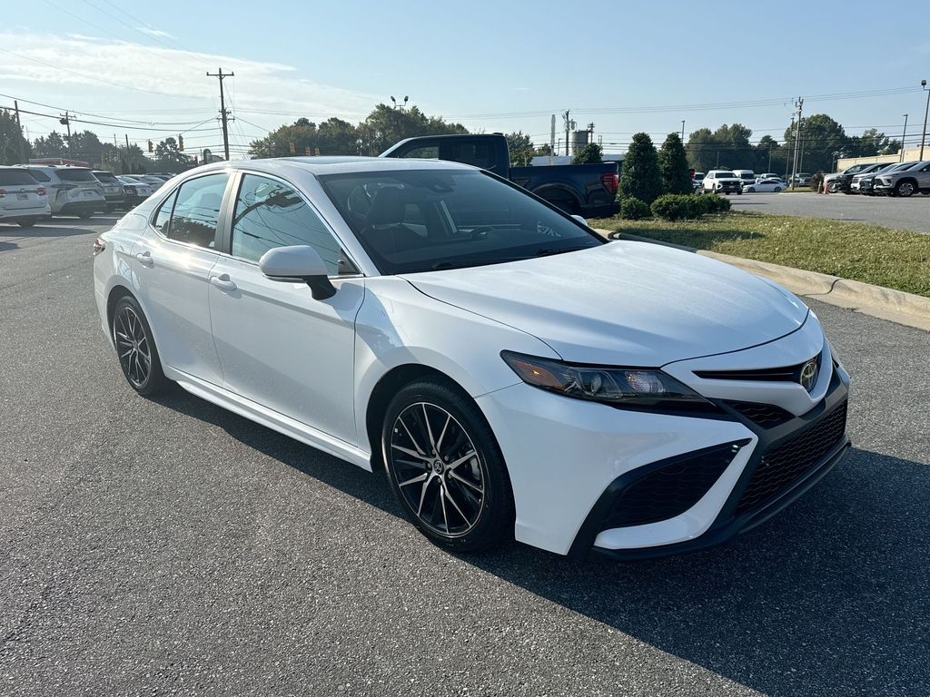 2024 Toyota Camry SE photo 2