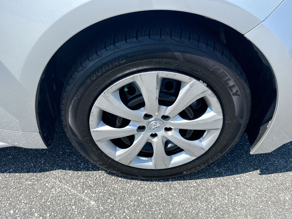 2024 Toyota Corolla LE - Photo 28