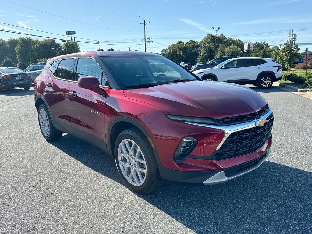 2023 Chevrolet Blazer 2LT photo 2