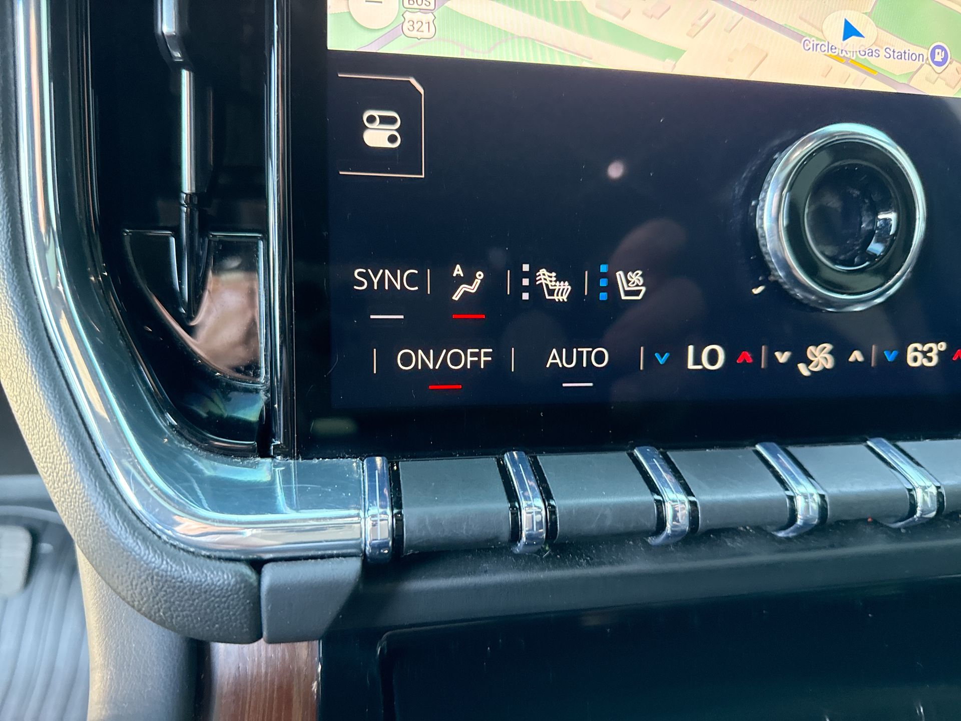 2025 GMC Yukon XL Denali - Photo 12