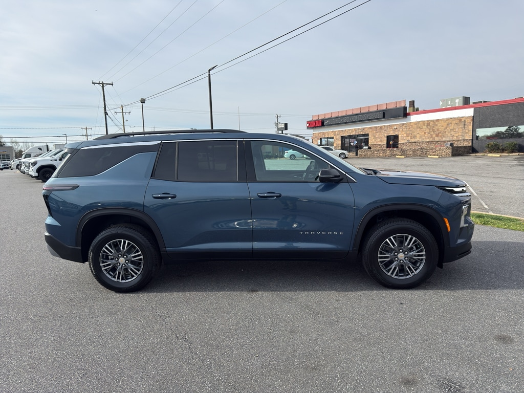 2026 Chevrolet Traverse LT - Photo 6