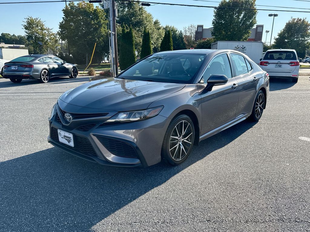 2023 Toyota Camry SE Hybrid photo 3