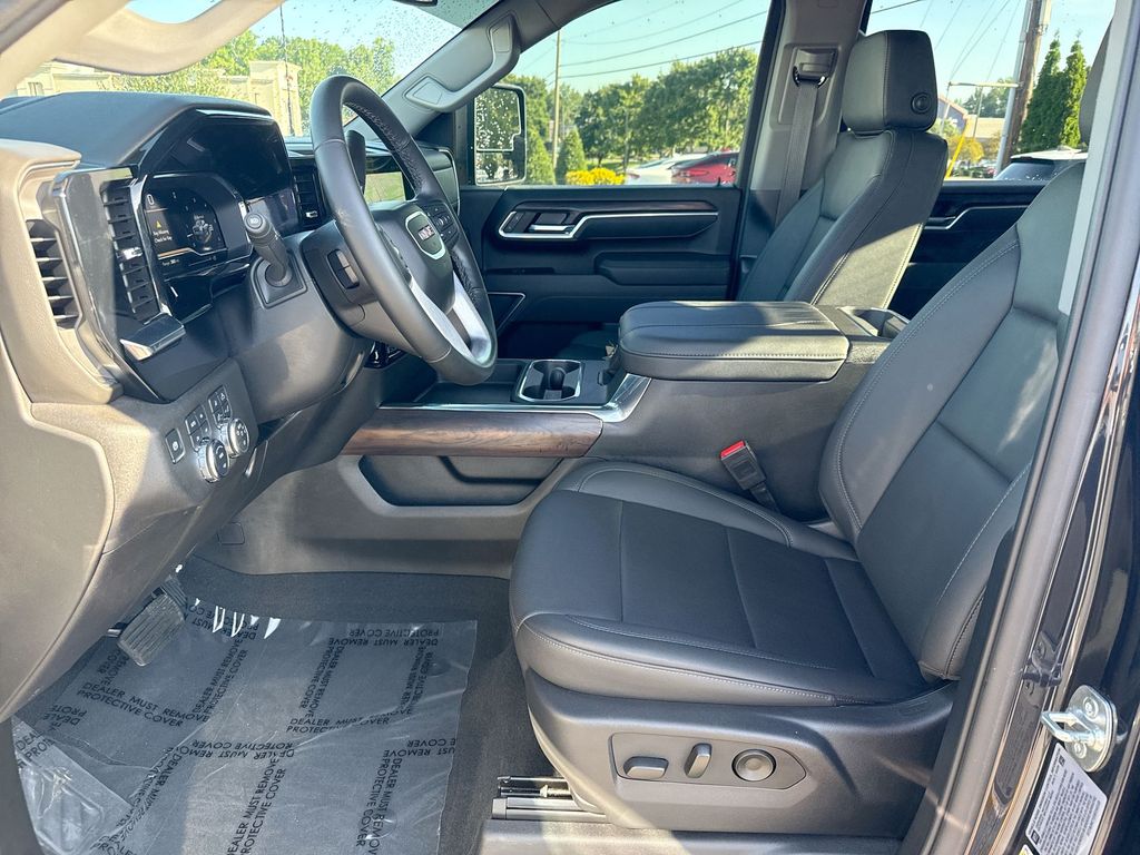 2025 GMC Sierra 2500HD SLT - Photo 29