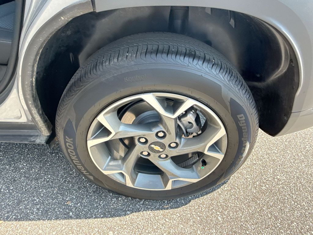 2025 Chevrolet Trax LT - Photo 8