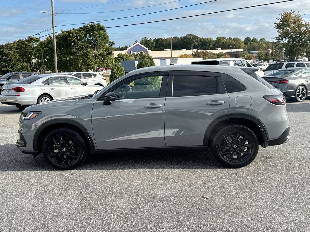 2025 Honda HR-V Sport photo 2