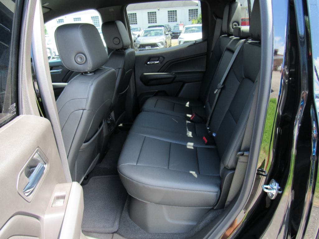 2026 Chevrolet Colorado LT - Photo 18