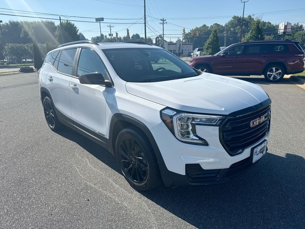 Used 2024 GMC Terrain SLE SUV