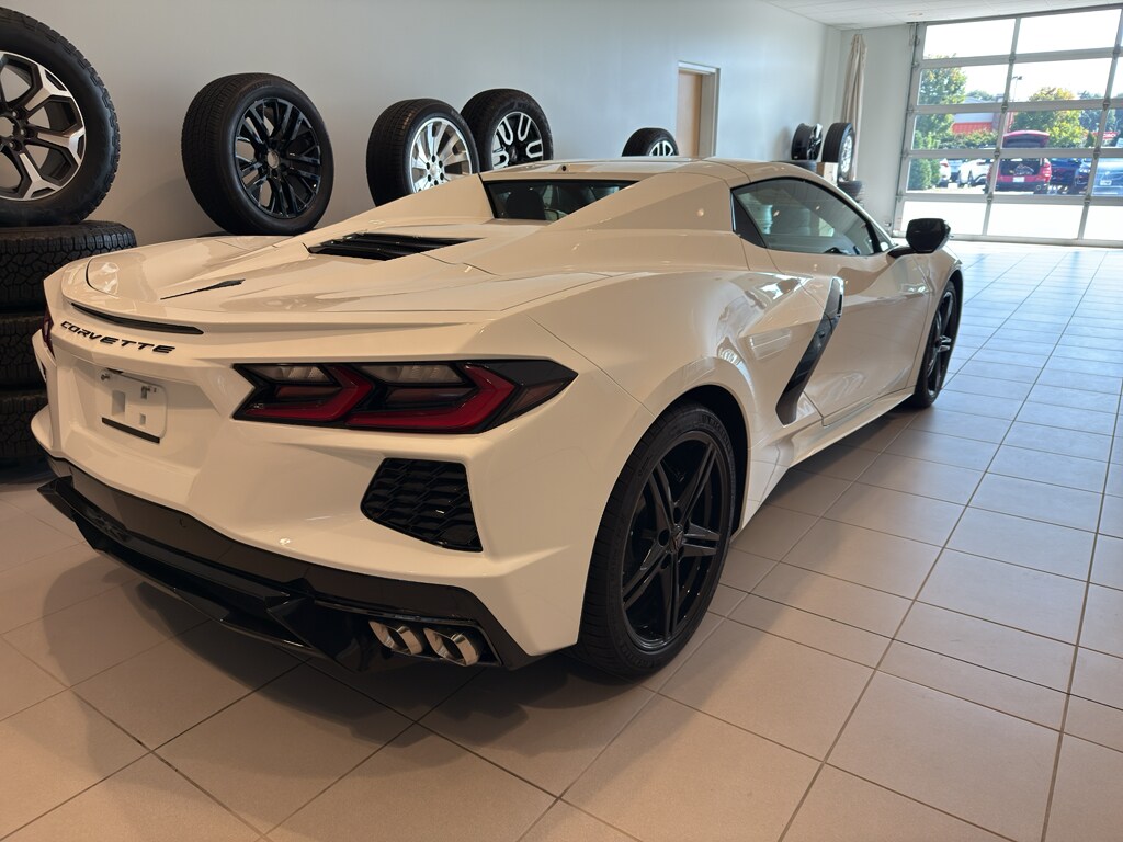 2026 Chevrolet Corvette Stingray 2LT photo 3