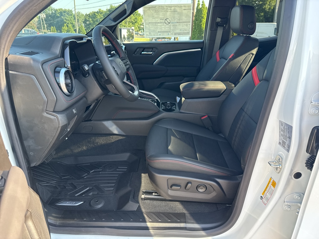 2026 Chevrolet Colorado Z71 - Photo 8