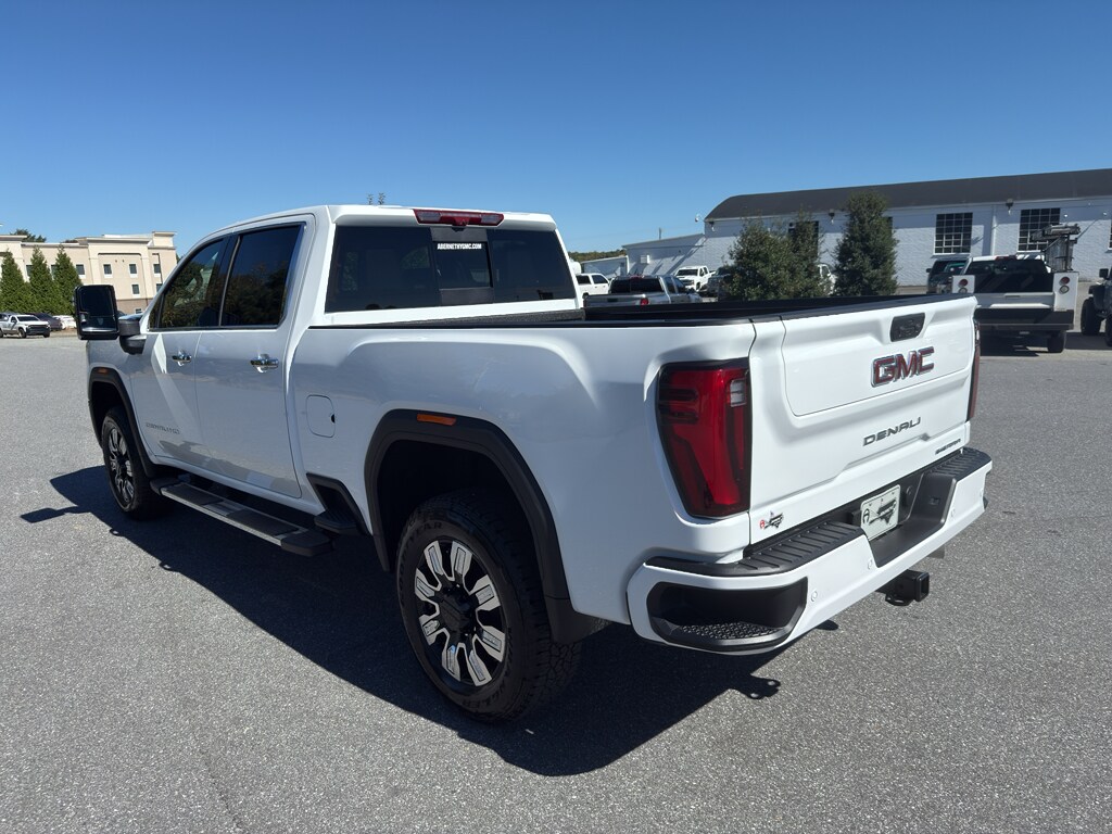2026 Gmc Sierra 2500 HD Denali photo 4