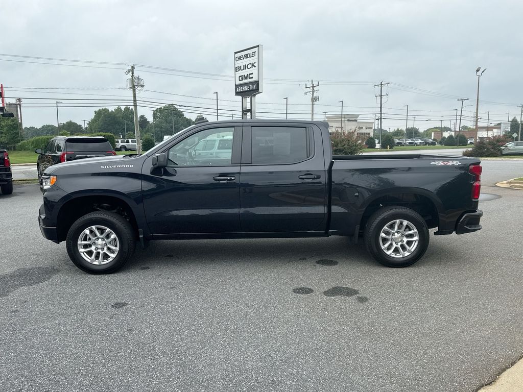 2024 Chevrolet Silverado 1500 RST photo 4