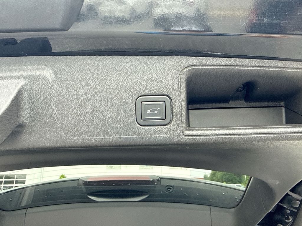 2024 GMC Terrain SLT - Photo 8