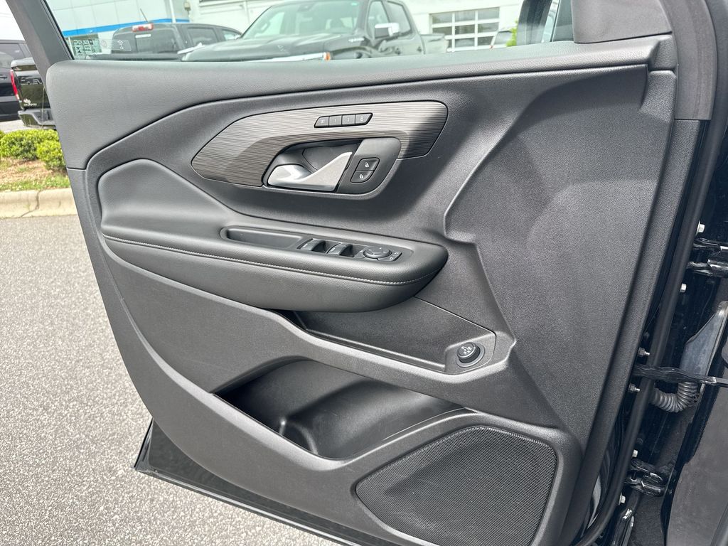 2024 GMC Terrain SLT - Photo 18