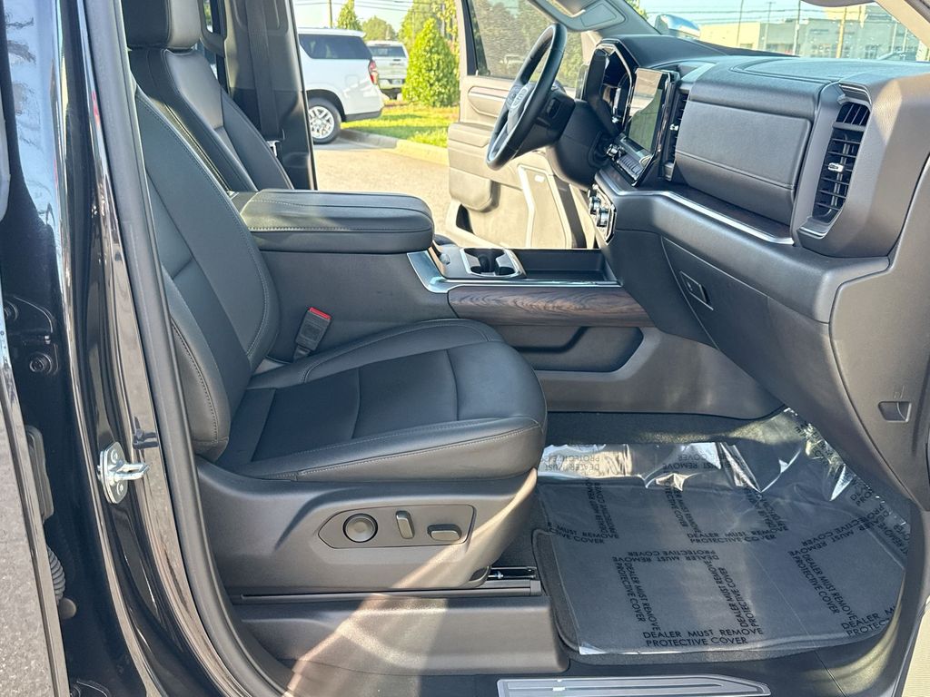 2025 GMC Sierra 2500HD SLT - Photo 19