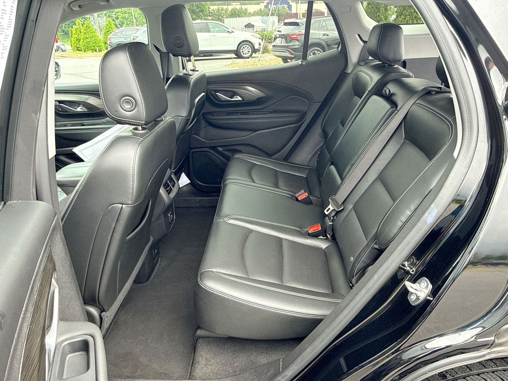 2024 GMC Terrain SLT - Photo 10