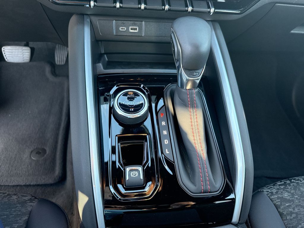 2026 Chevrolet Colorado Z71 - Photo 17