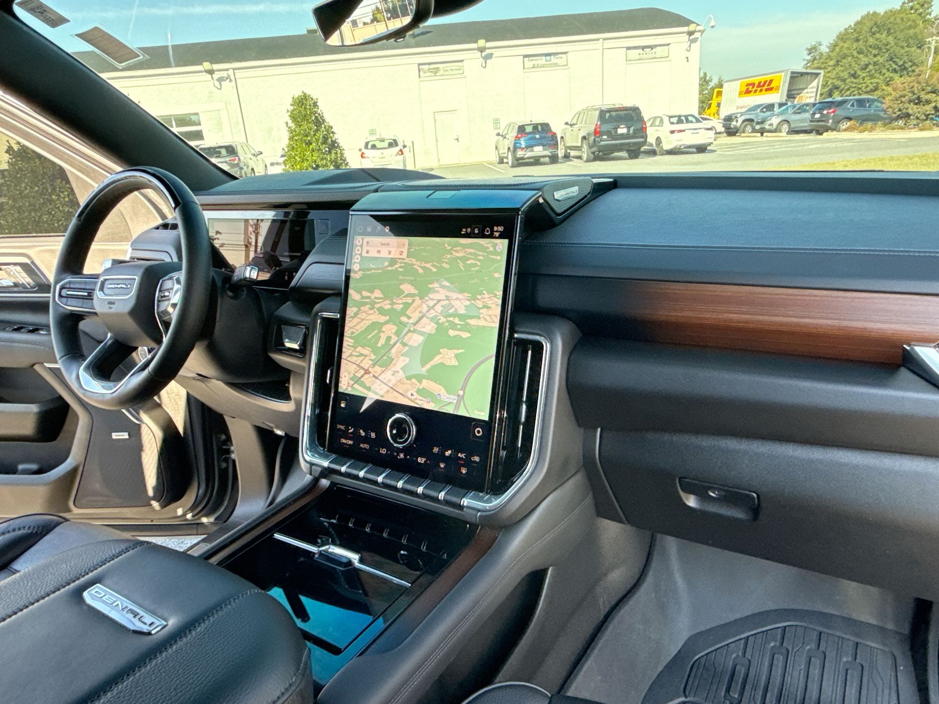 2025 GMC Yukon XL Denali - Photo 33