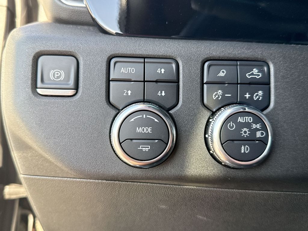 2025 GMC Sierra 2500HD SLT - Photo 9