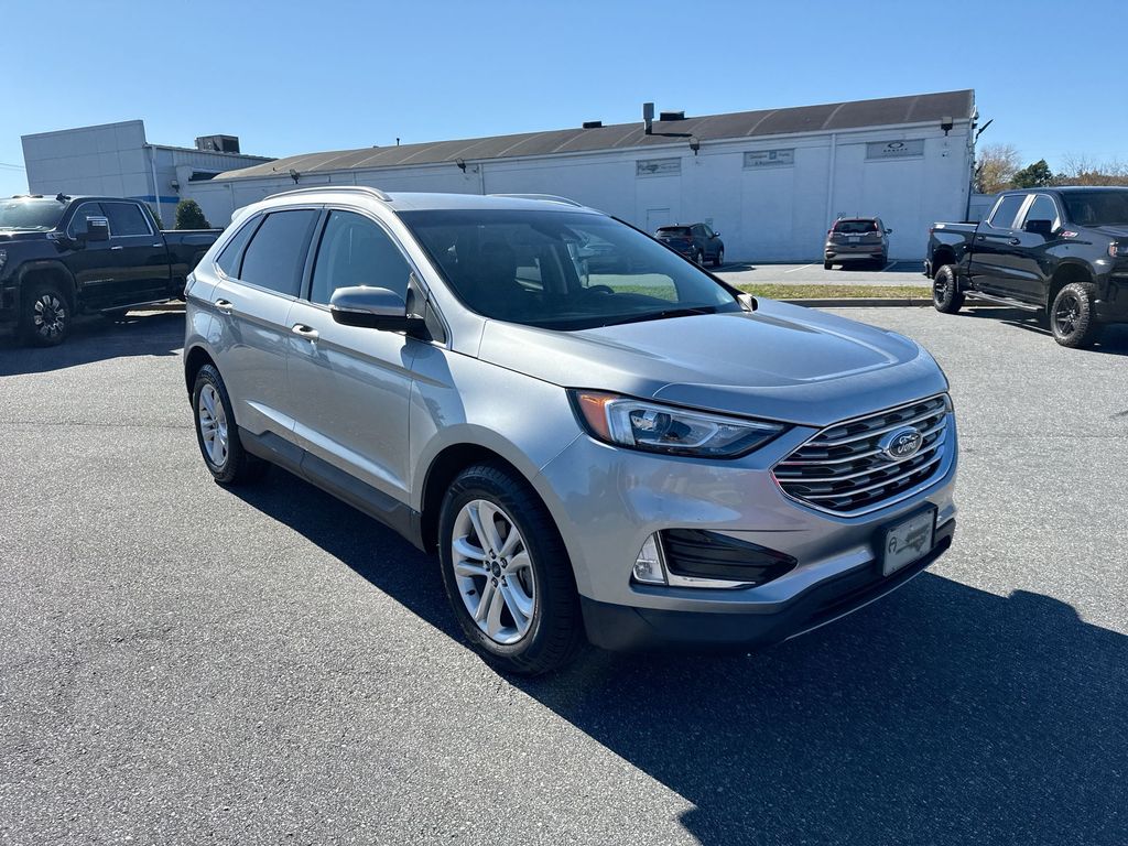 2020 Ford Edge SEL photo 2