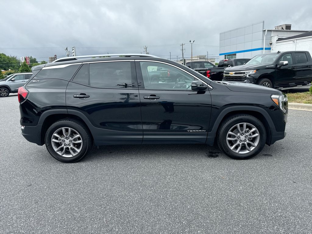 2024 GMC Terrain SLT - Photo 7