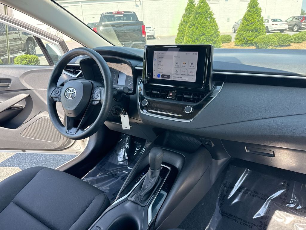2024 Toyota Corolla LE - Photo 27