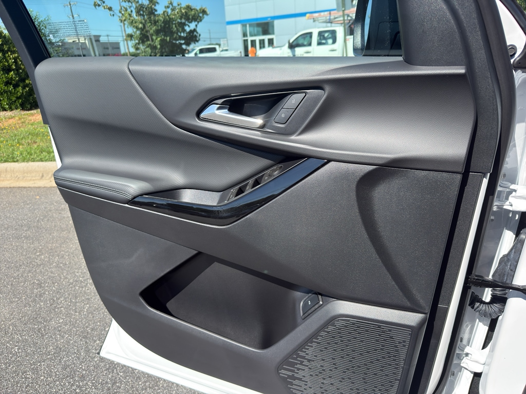 2026 Chevrolet Equinox LT - Photo 9