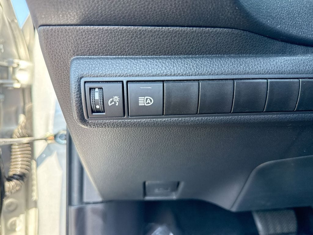 2024 Toyota Corolla LE - Photo 16