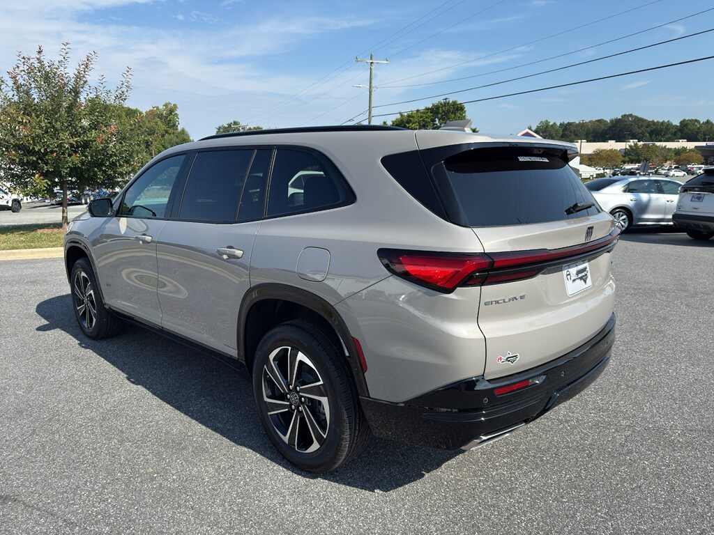 2026 Buick Enclave Sport Touring photo 2