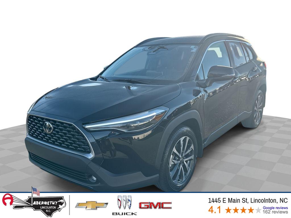 2025 Toyota Corolla Cross XLE's photo