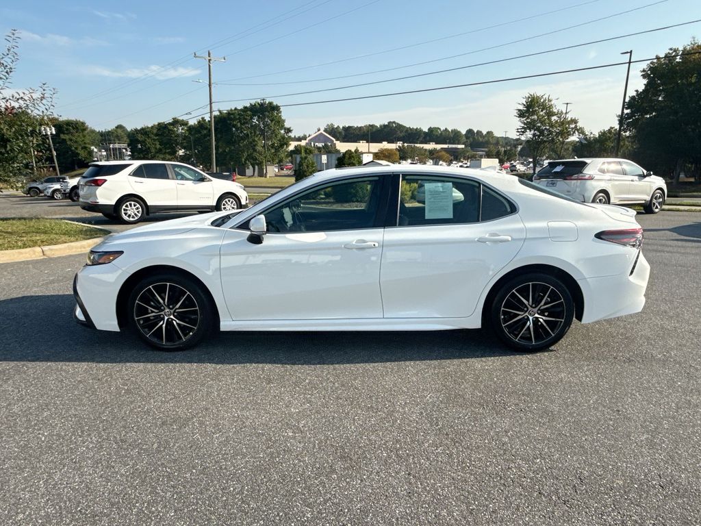 2024 Toyota Camry SE photo 4