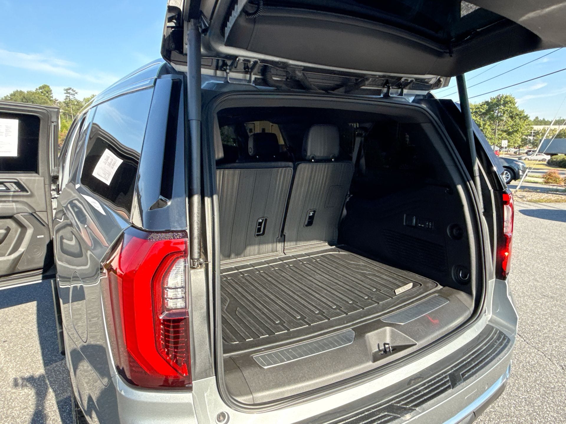 2025 GMC Yukon XL Denali - Photo 20