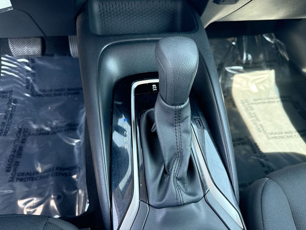 2024 Toyota Corolla LE - Photo 17