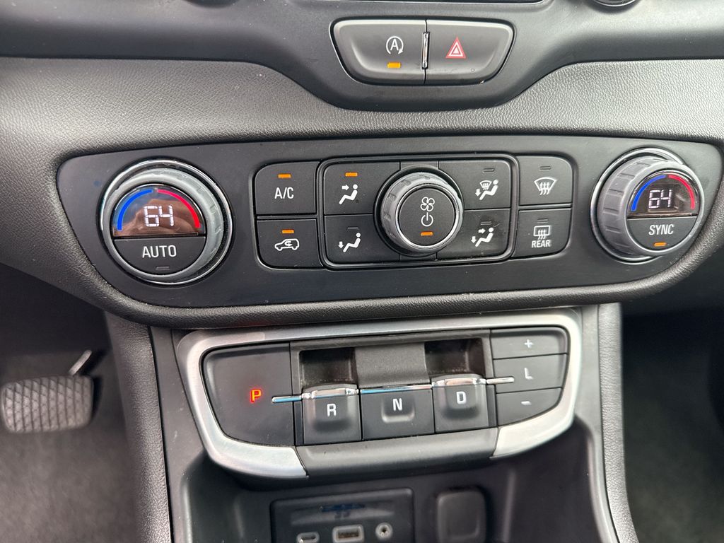 2024 GMC Terrain SLT - Photo 12