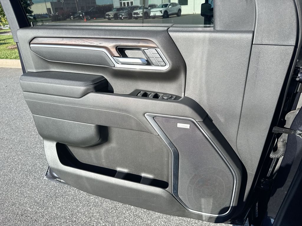2025 GMC Sierra 2500HD SLT - Photo 18