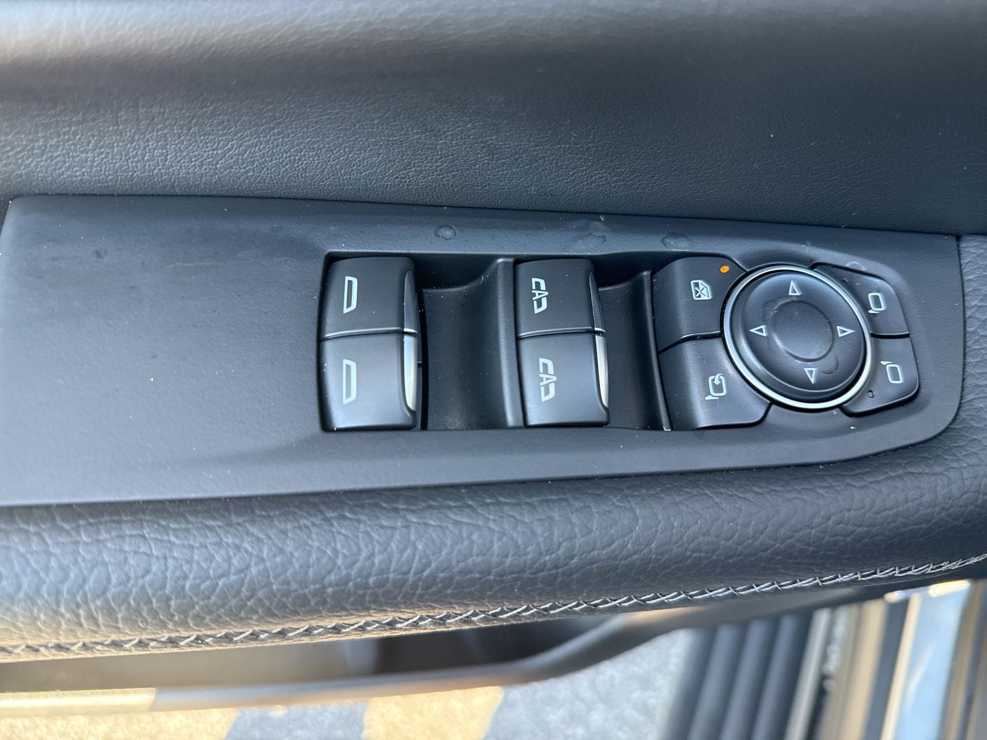 2025 GMC Yukon XL Denali - Photo 22