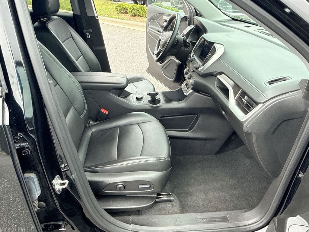 2024 GMC Terrain SLT - Photo 19