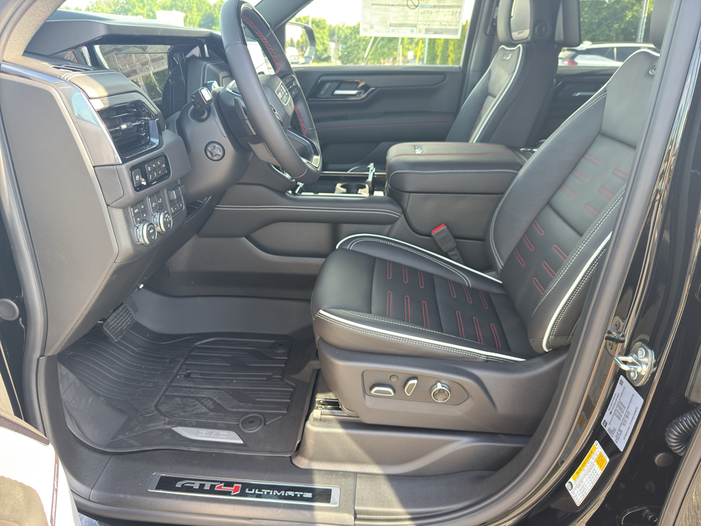 2026 GMC Yukon AT4 Ultimate - Photo 8