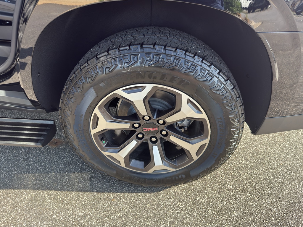 2026 GMC Yukon AT4 Ultimate - Photo 24