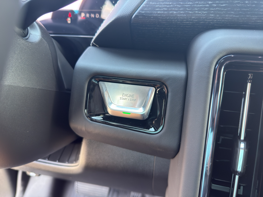 2026 GMC Yukon AT4 Ultimate - Photo 12