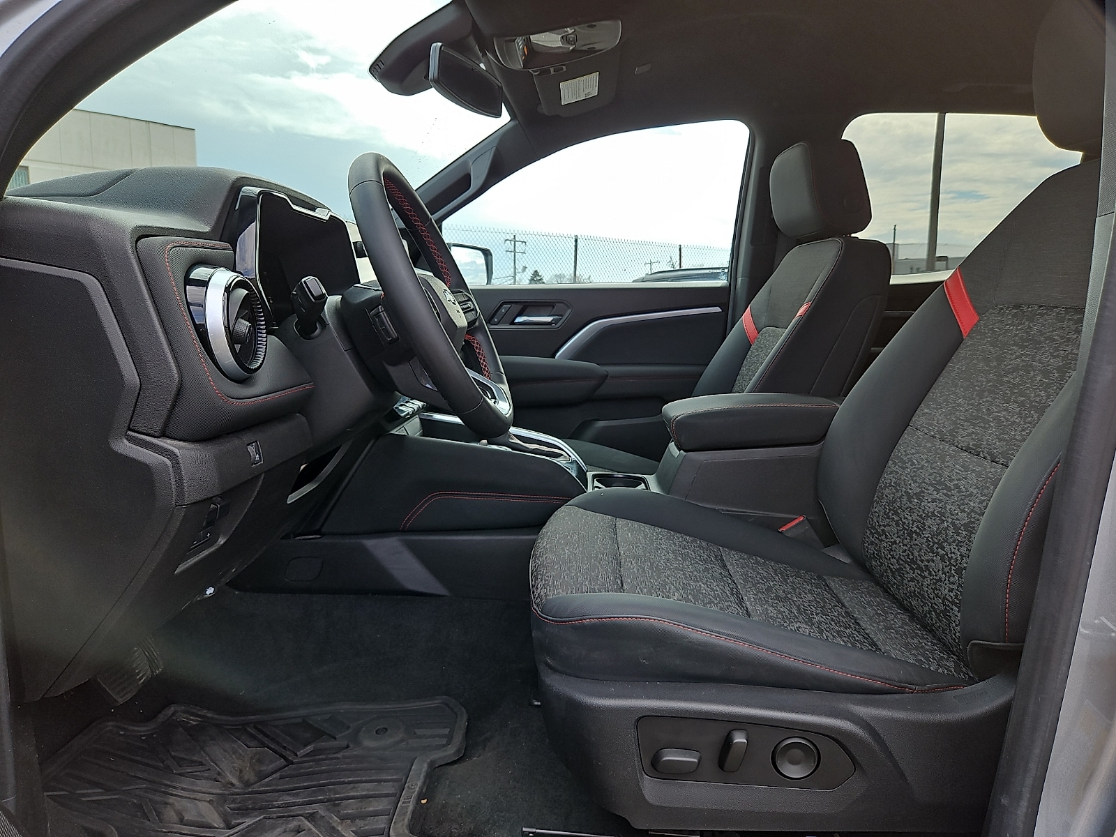 2023 Chevrolet Colorado Z71 - Photo 13