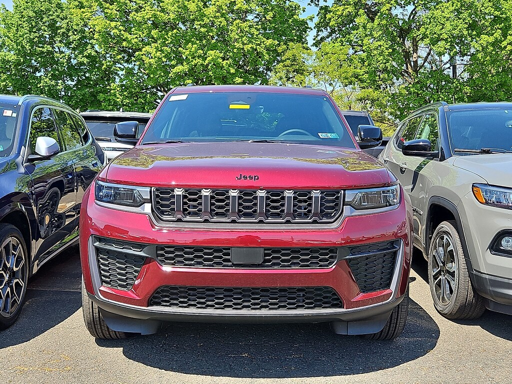 New 2026 Jeep Grand Cherokee Altitude 4x4 Sport Utility