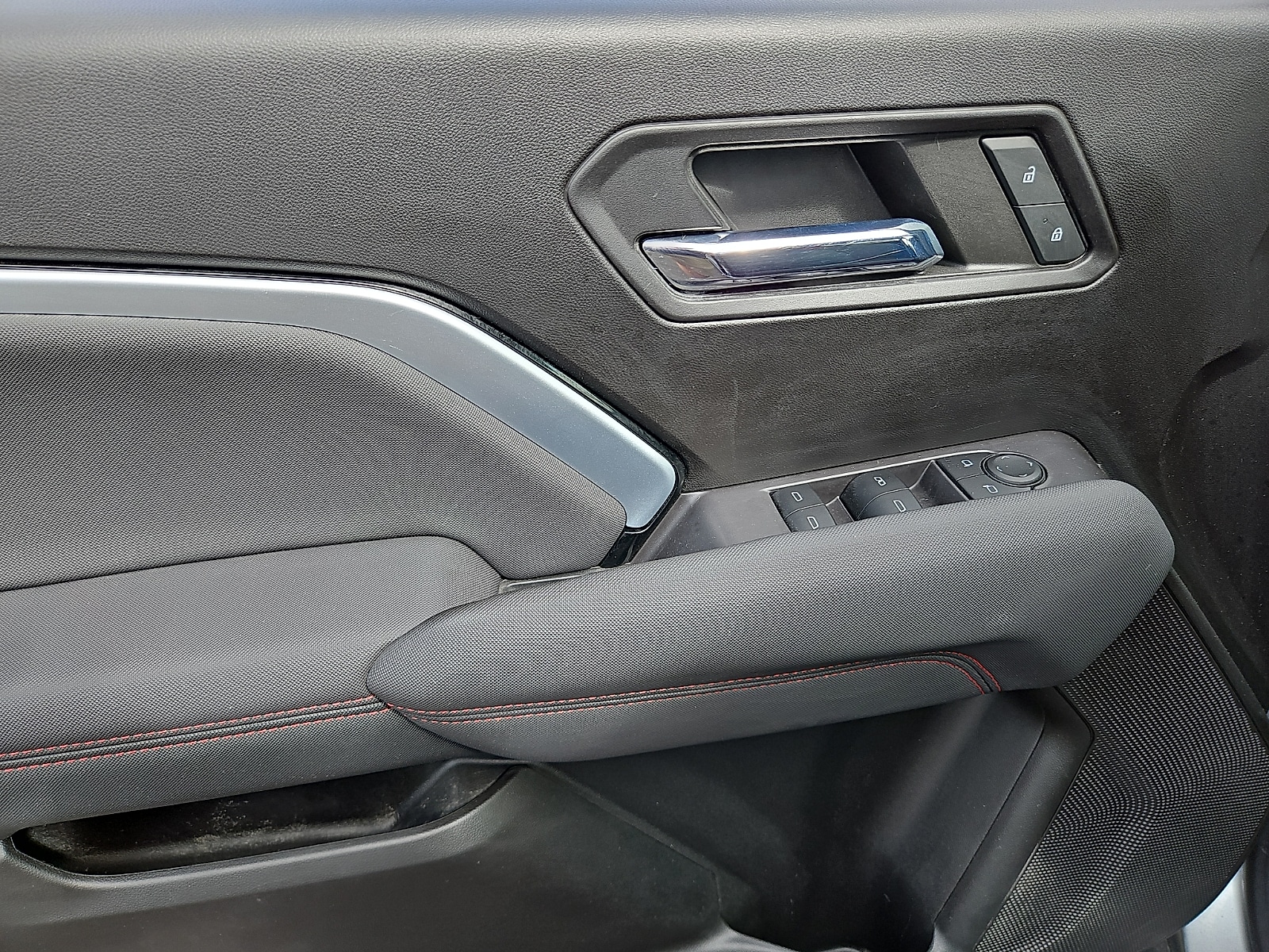 2023 Chevrolet Colorado Z71 - Photo 12