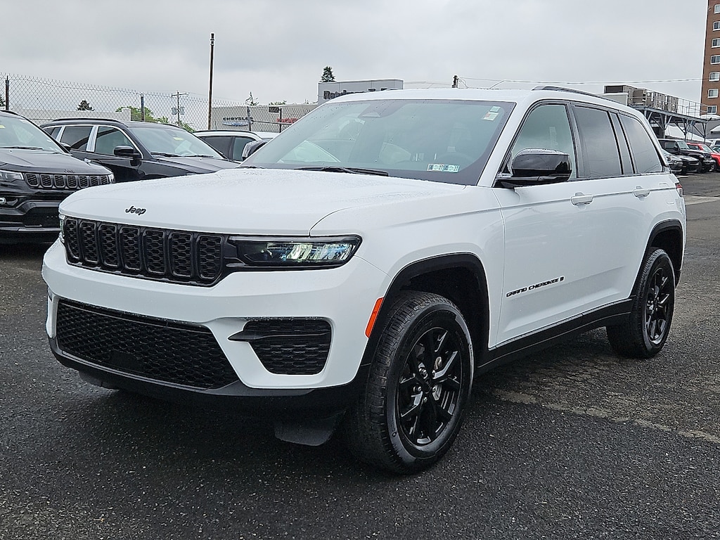 Used 2024 Jeep Grand Cherokee Altitude X 4x4 Sport Utility