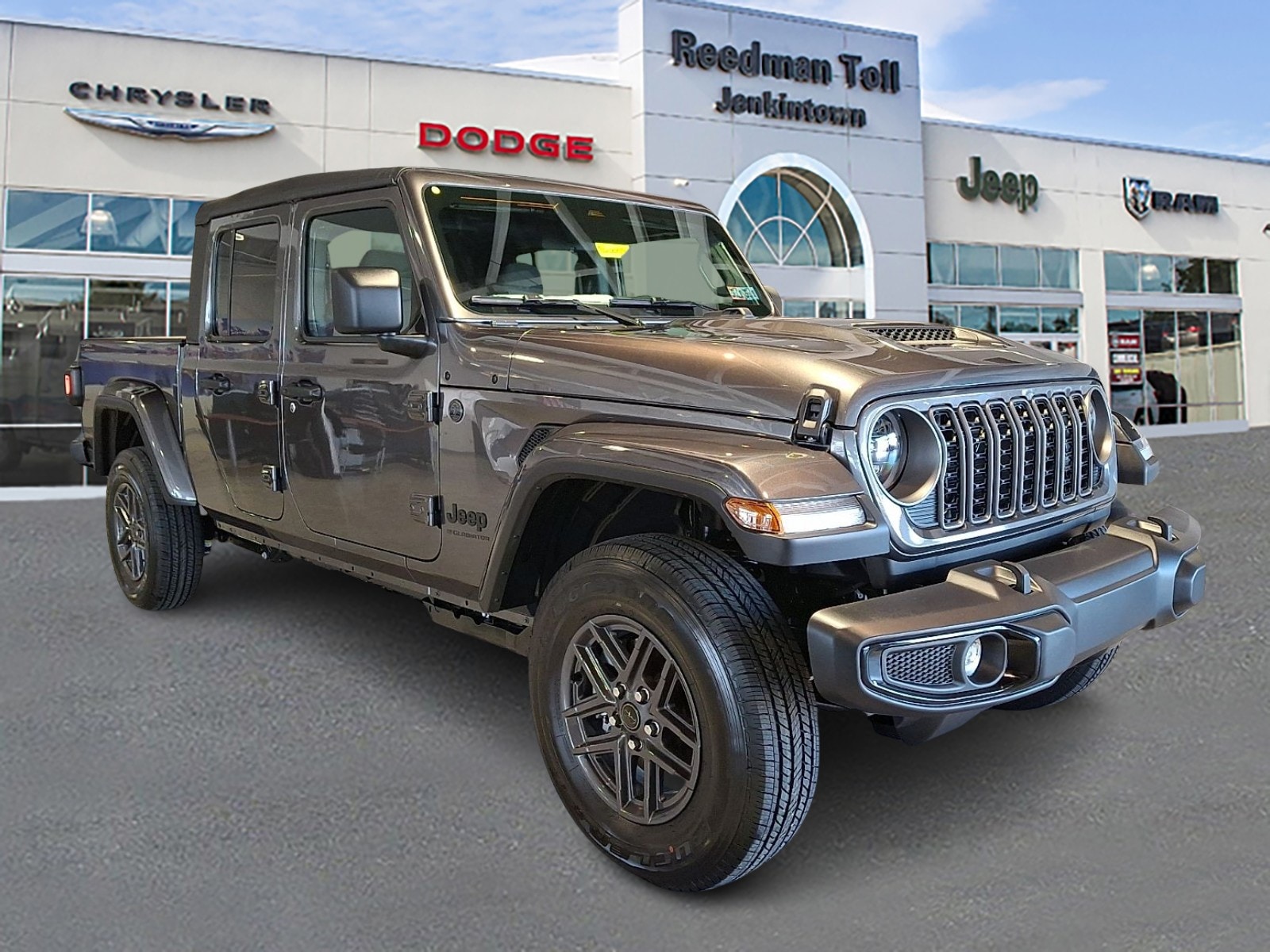 2026 Jeep Gladiator Sport S's photo