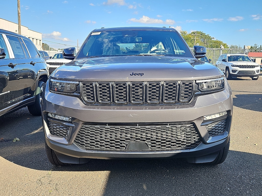 New 2025 Jeep Grand Cherokee Limited 4x4 Sport Utility