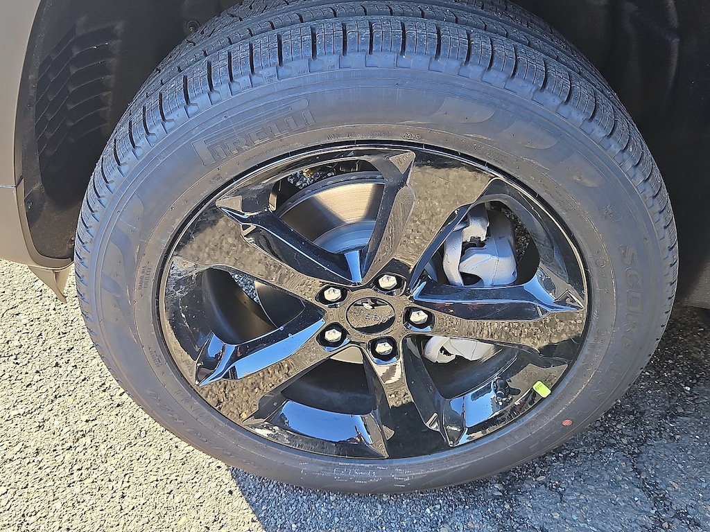 New 2025 Jeep Grand Cherokee Limited 4x4 Sport Utility