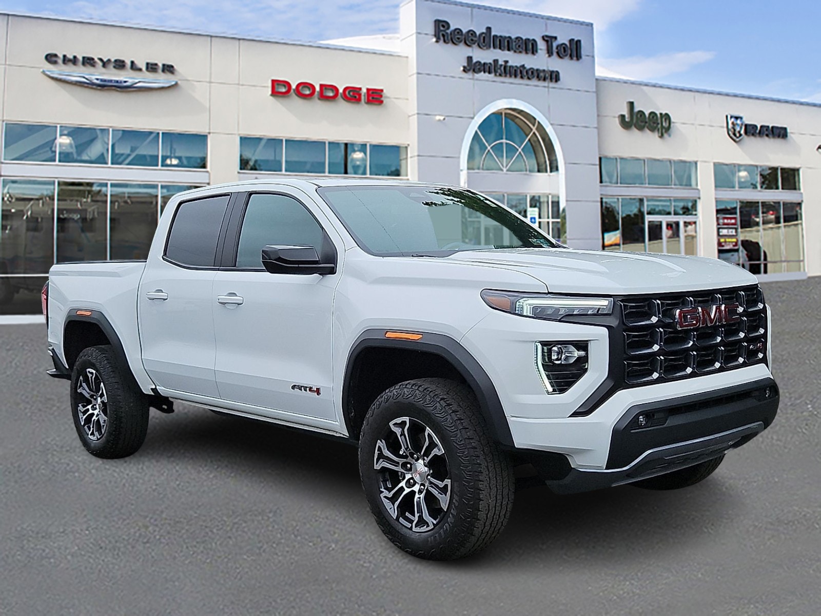 2023 GMC Canyon 4WD AT4 Crew Cab Short Box's photo